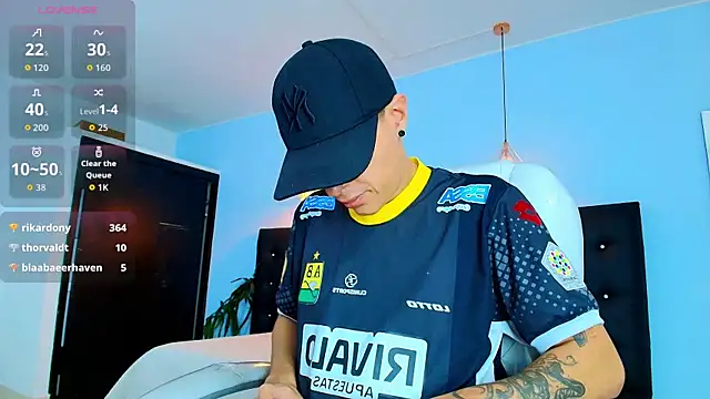 Lobo 17  online show from 09/10/25, 03:50