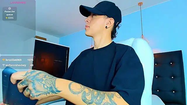 Lobo 17  online show from 09/25/25, 03:43