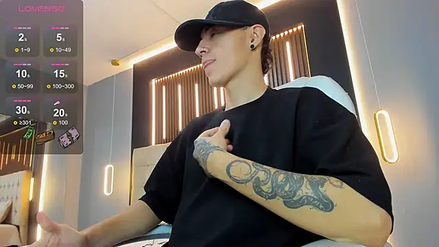 Lobo 17  online show from 03/21/26, 08:41