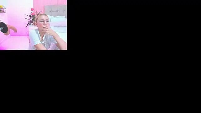 Snapshot of Annaraquel_ chatting on 10/10/25, 02:32 Annaraquel  online show from 10/10/25, 02:32