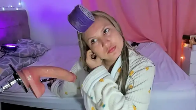 Annaraquel  online show from 12/05/25, 12:30