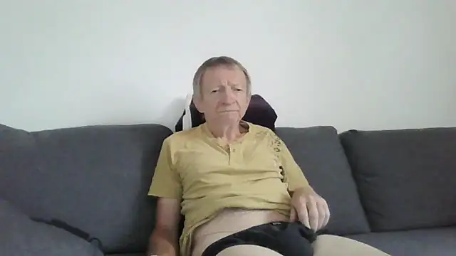 Snapshot of naturiste974 chatting on 05/06/26, 08:52 naturiste974 online show from 05/06/26, 08:52