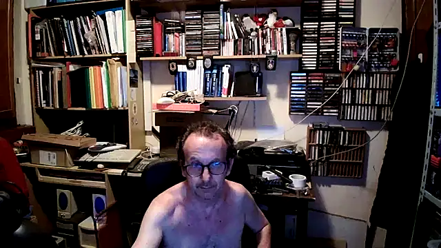 Snapshot of Marco_Marchese chatting on 07/05/26, 10:39 Marco Marchese online show from 07/05/26, 10:39