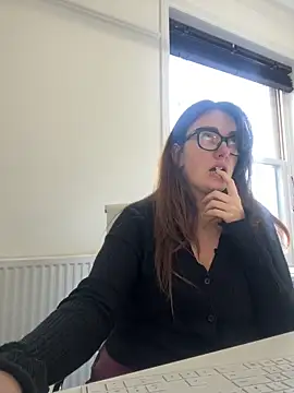 Miss Stassi online show from 02/05/25, 09:25