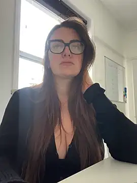 Miss Stassi online show from 03/11/25, 09:24