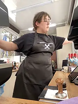 cinnabon  online show from 01/25/25, 12:05