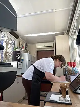 cinnabon  online show from 02/12/25, 08:06