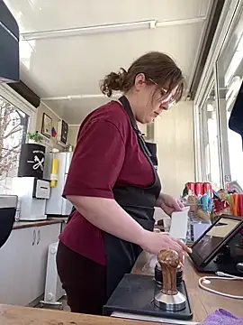 cinnabon  online show from 03/07/25, 08:45