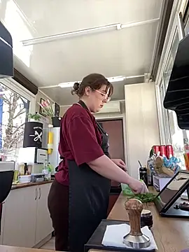 cinnabon  online show from 03/08/25, 08:11