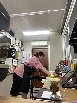 cinnabon  online show from 03/12/25, 03:40