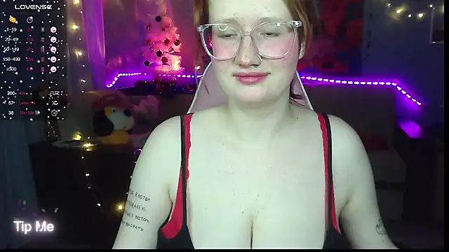 Snapshot of KrisTyBooBsin chatting on 12/20/24, 02:16 KrisTyBooBsin online show from 12/20/24, 02:16