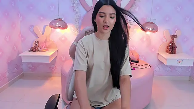 Snapshot of Saraa_Skinny chatting on 12/06/24, 11:33 Saraa Skinny online show from 12/06/24, 11:33