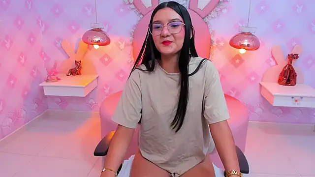 Snapshot of Saraa_Skinny chatting on 02/02/25, 11:40 Saraa Skinny online show from 02/02/25, 11:40