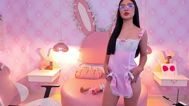 Snapshot of Saraa_Skinny chatting on 03/03/25, 02:59 Saraa Skinny online show from 03/03/25, 02:59