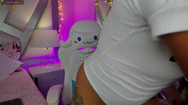 Amber villalobos  online show from 01/11/25, 03:44