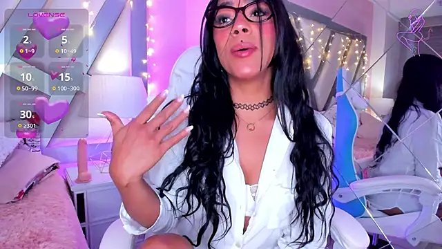 Amber villalobos  online show from 01/25/25, 09:57