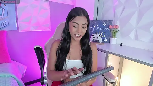 Amber villalobos  online show from 03/31/26, 10:32