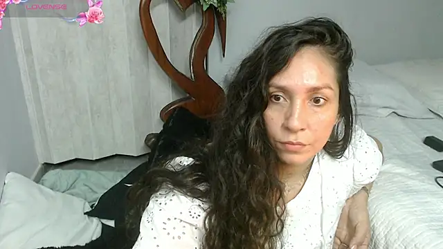 Snapshot of naihroby chatting on 07/07/26, 05:43 naihroby online show from 07/07/26, 05:43