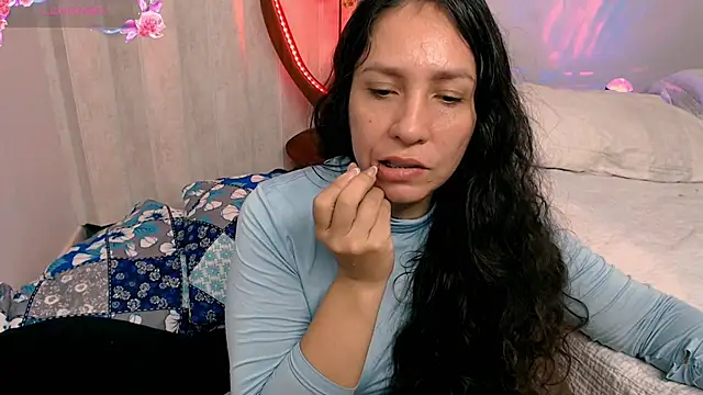 Snapshot of naihroby chatting on 07/11/26, 05:32 naihroby online show from 07/11/26, 05:32