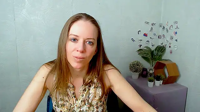 Snapshot of GloriaSi_ chatting on 05/03/26, 09:37 GloriaSi online show from 05/03/26, 09:37