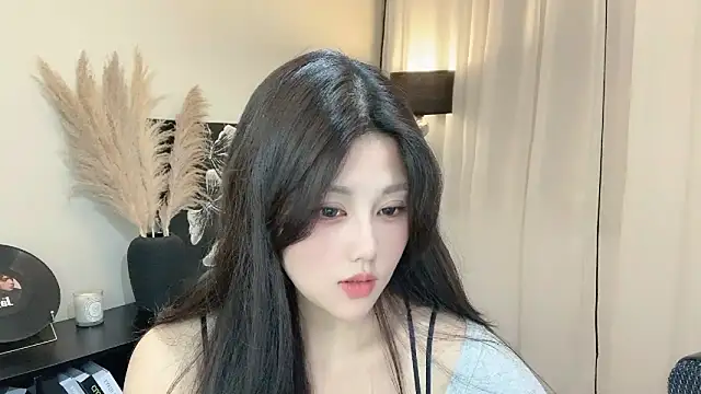 Snapshot of Strawberrybabyy1 chatting on 03/08/25, 03:13 Strawberrybabyy1 online show from 03/08/25, 03:13