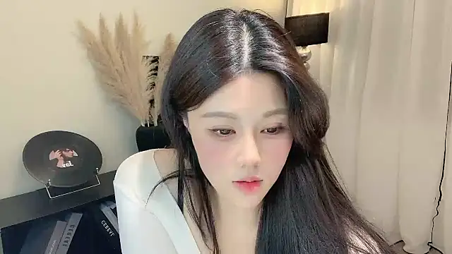 Snapshot of Strawberrybabyy1 chatting on 03/18/25, 02:48 Strawberrybabyy1 online show from 03/18/25, 02:48