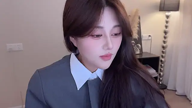 Strawberrybabyy1 online show from 11/19/25, 01:33