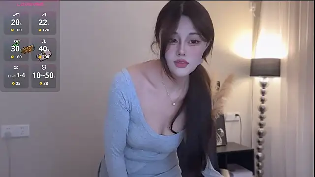 Strawberrybabyy1 online show from 12/15/25, 04:33