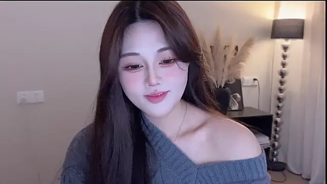 Strawberrybabyy1 online show from 12/17/25, 04:13