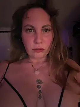 Snapshot of Yanacool007 chatting on 01/04/25, 07:13 Yanacool007 online show from 01/04/25, 07:13