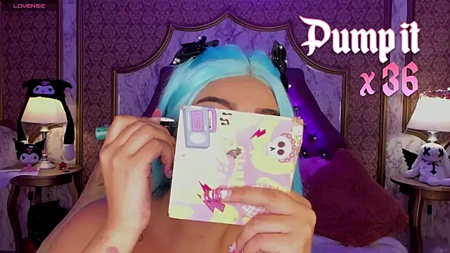 SoffiQueen online show from 04/17/26, 03:26