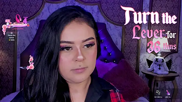 SoffiQueen online show from 04/18/26, 03:38