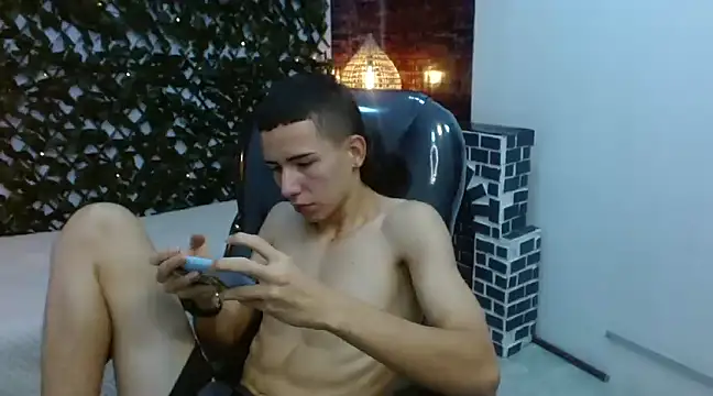 Snapshot of JackSwan18 chatting on 12/02/24, 04:31 JackSwan18 online show from 12/02/24, 04:31