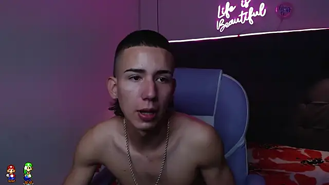 Snapshot of JackSwan18 chatting on 12/05/24, 05:06 JackSwan18 online show from 12/05/24, 05:06