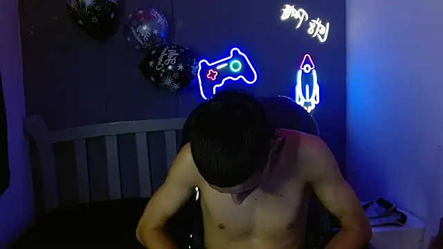 Snapshot of JackSwan18 chatting on 01/08/25, 04:00 JackSwan18 online show from 01/08/25, 04:00