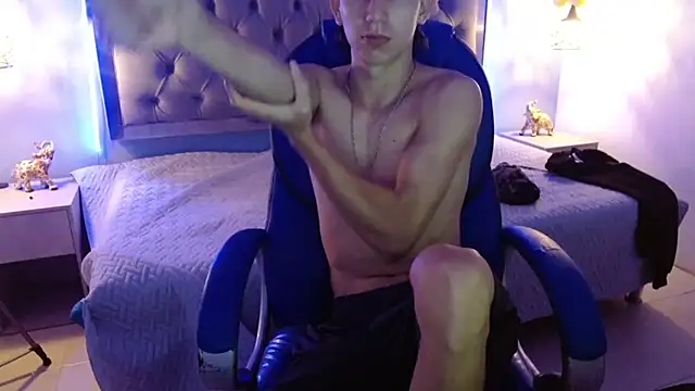 Snapshot of JackSwan18 chatting on 01/20/25, 01:00 JackSwan18 online show from 01/20/25, 01:00