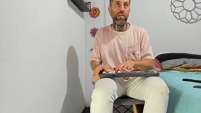 Antoniohot2024 online show from 02/26/25, 12:14