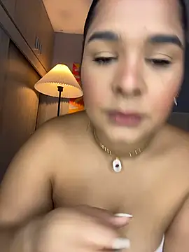 Shenoa1 online show from 10/31/25, 02:07