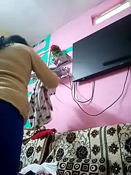 heenage online show from 12/25/24, 03:40