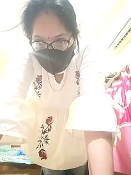 heenage online show from 09/15/25, 08:14