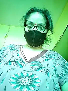 heenage online show from 04/11/26, 05:45