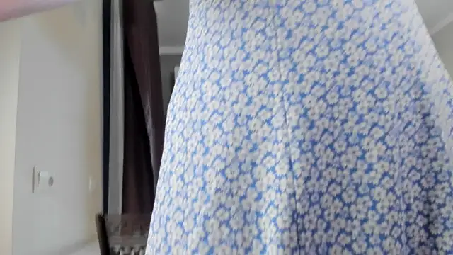 Emma Flin online show from 11/27/25, 11:01