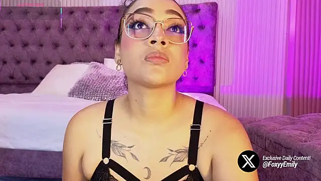 EMILYY FOXY online show from 03/10/26, 06:57