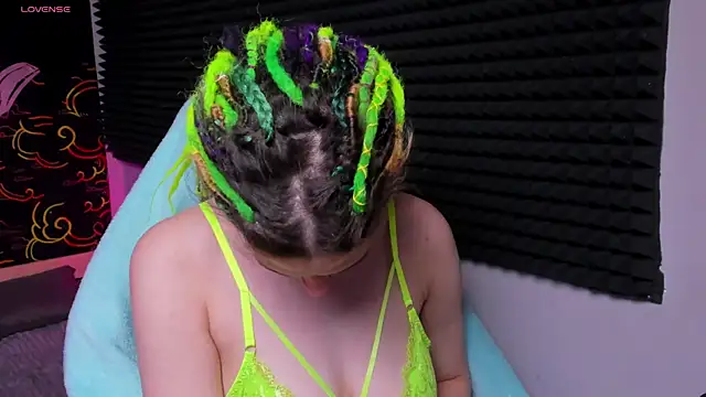 KIKI Krash online show from 11/18/25, 10:09