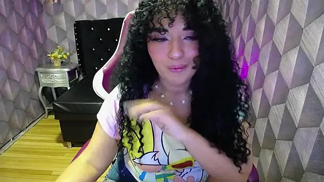 Sofiacowperx online show from 02/07/25, 04:03