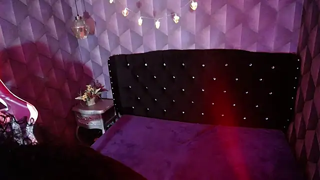 Sofiacowperx online show from 02/12/25, 04:00