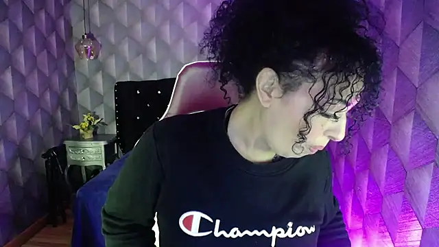 Sofiacowperx online show from 02/18/25, 12:49