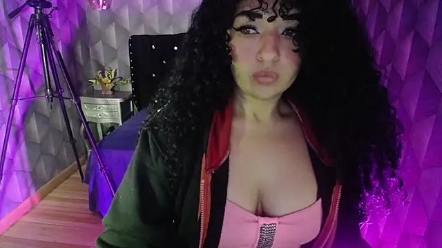 Sofiacowperx online show from 02/26/25, 04:56