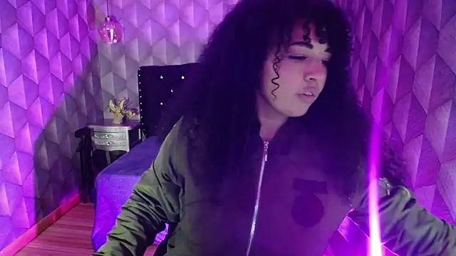 Sofiacowperx online show from 03/05/25, 01:50