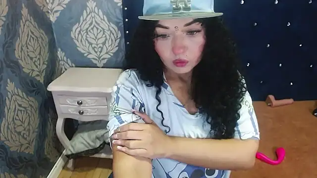 Sofiacowperx online show from 10/14/25, 02:29